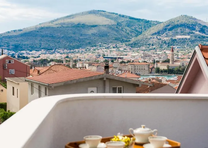 Misura * 特罗吉尔