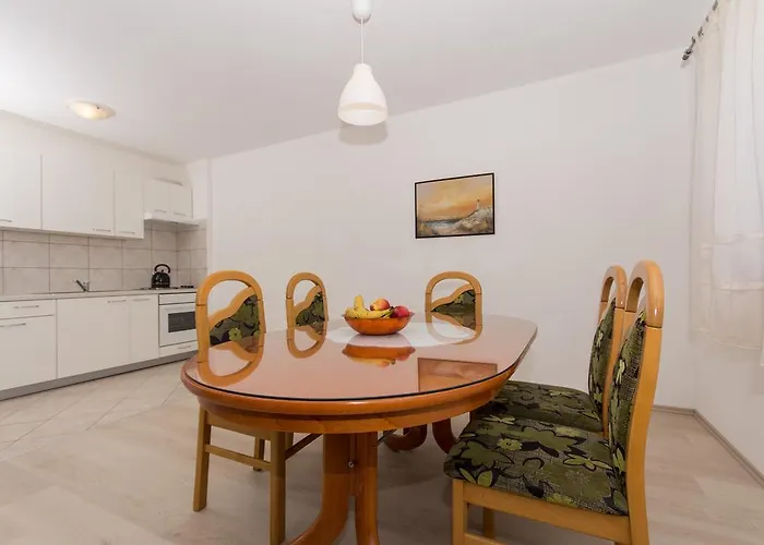 Misura * 特罗吉尔